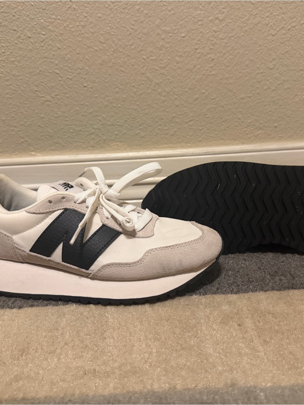 New Balance Women's White, Gray & Black Retro Runner